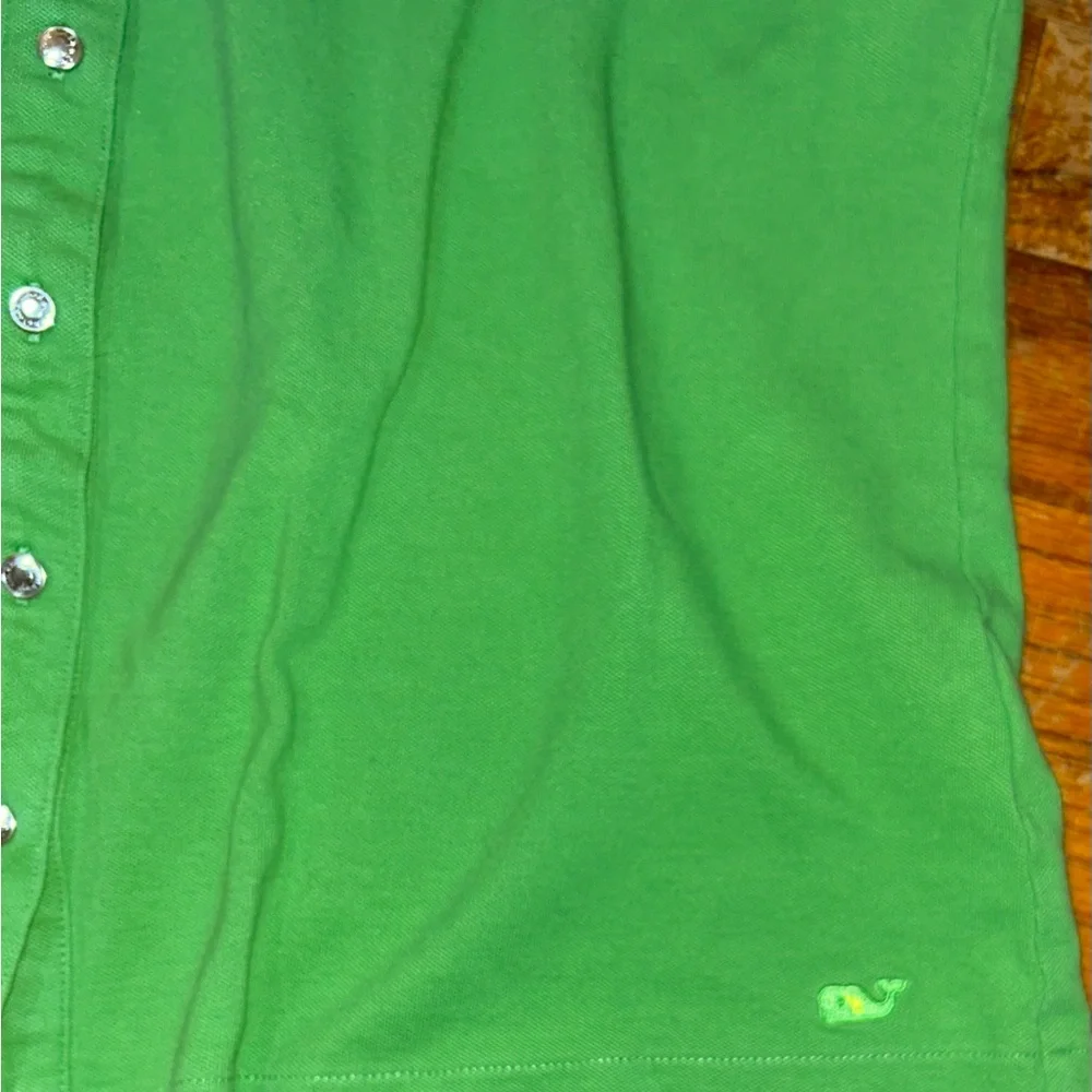 Vineyard Vines Women's Bright Green Button-Down Shirt - Picture 4 of 4